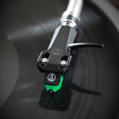 Audio Technica AT-VM95E/H VM95 Series Elliptical Stereo Cartridge on AT-HS6 Headshell